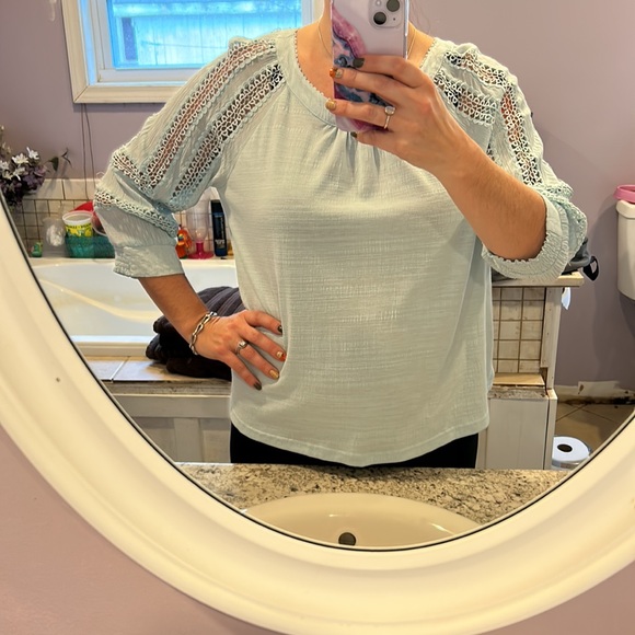 Skies Are Blue Top - Picture 5 of 5